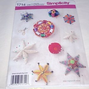 CLEARANCE ~  Simplicity 1714 DIY Pin Cushions Sewing Pattern